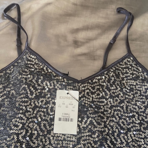 Top - Picture 3 of 4